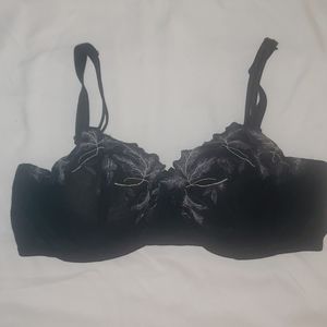 Felina unlined lace embroidered underwire bra 36DD